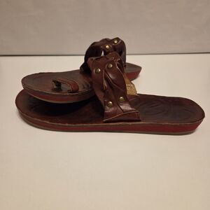 Frye Womens Red Leather Sandals. Size 8.5